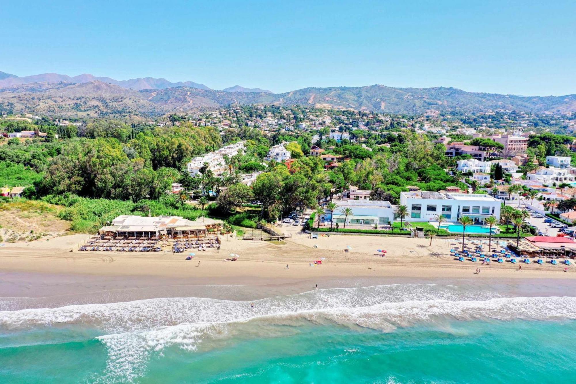 1080 Beachfront Penthouse 3 floors jacuzzi 2 pools wifi roof terrace Marbella Buitenkant foto